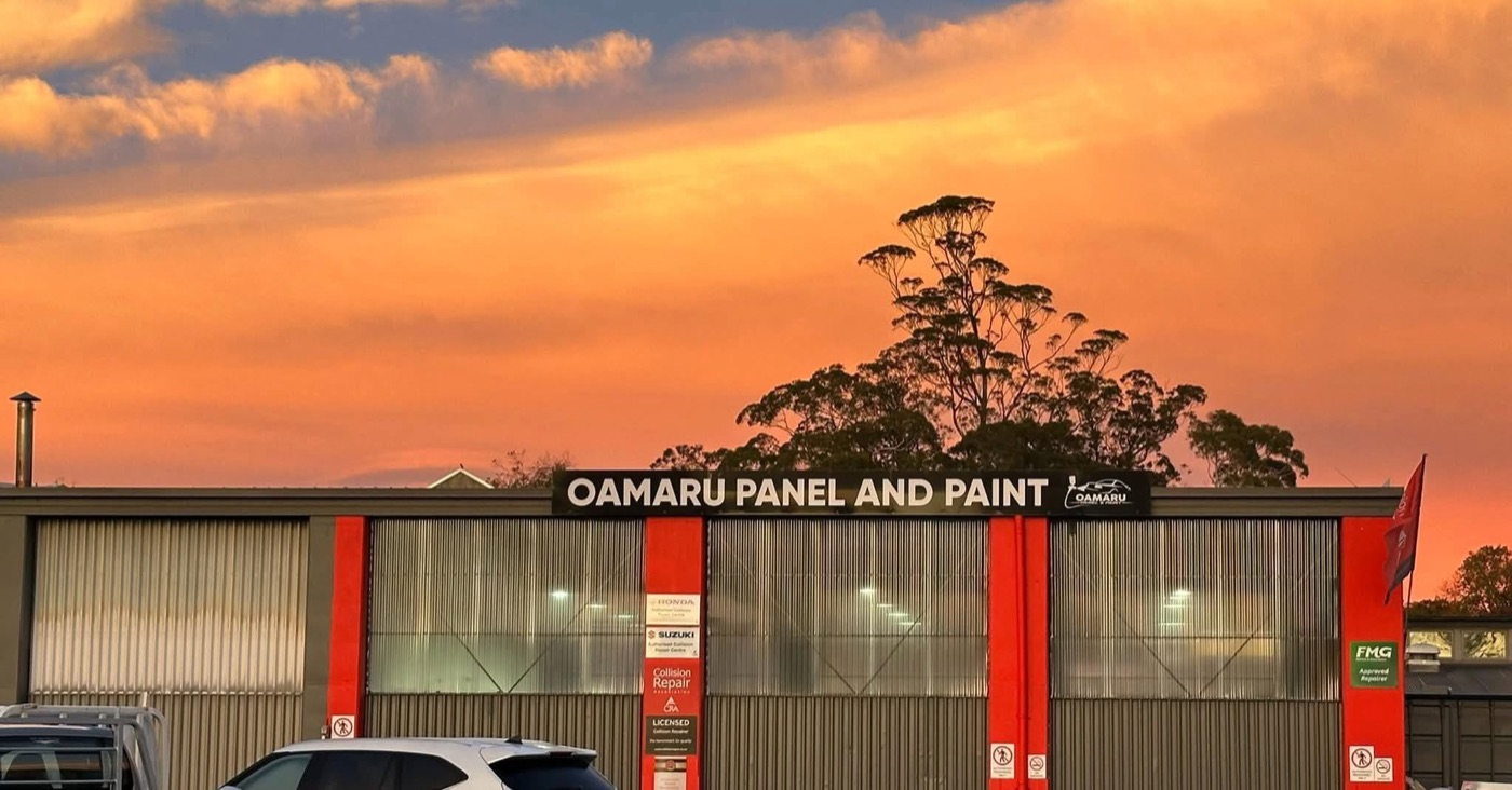Oamaru Panel and Paint workshop at sunset